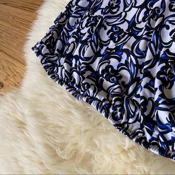 WHBM V-Neck Tank Top Medium Patterned - Picture 7 of 7